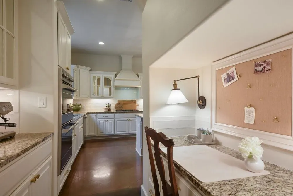 303 ROLLING GREEN DRIVE Lakeway, TX 78734