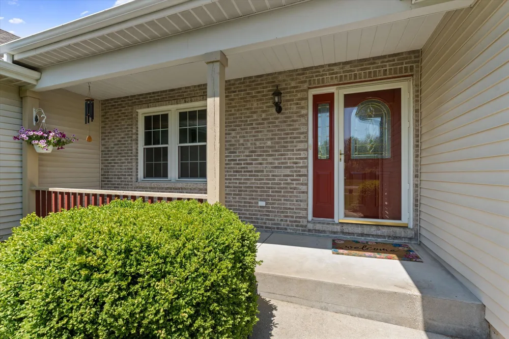 27100 Deerfield Lane Edwardsburg, MI 49112