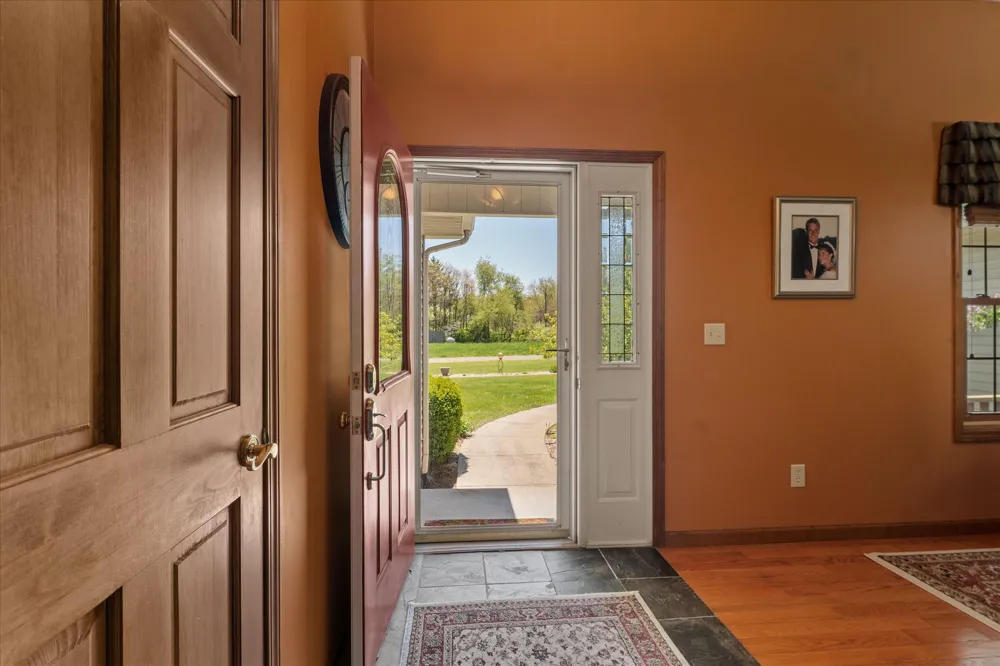 27100 Deerfield Lane Edwardsburg, MI 49112