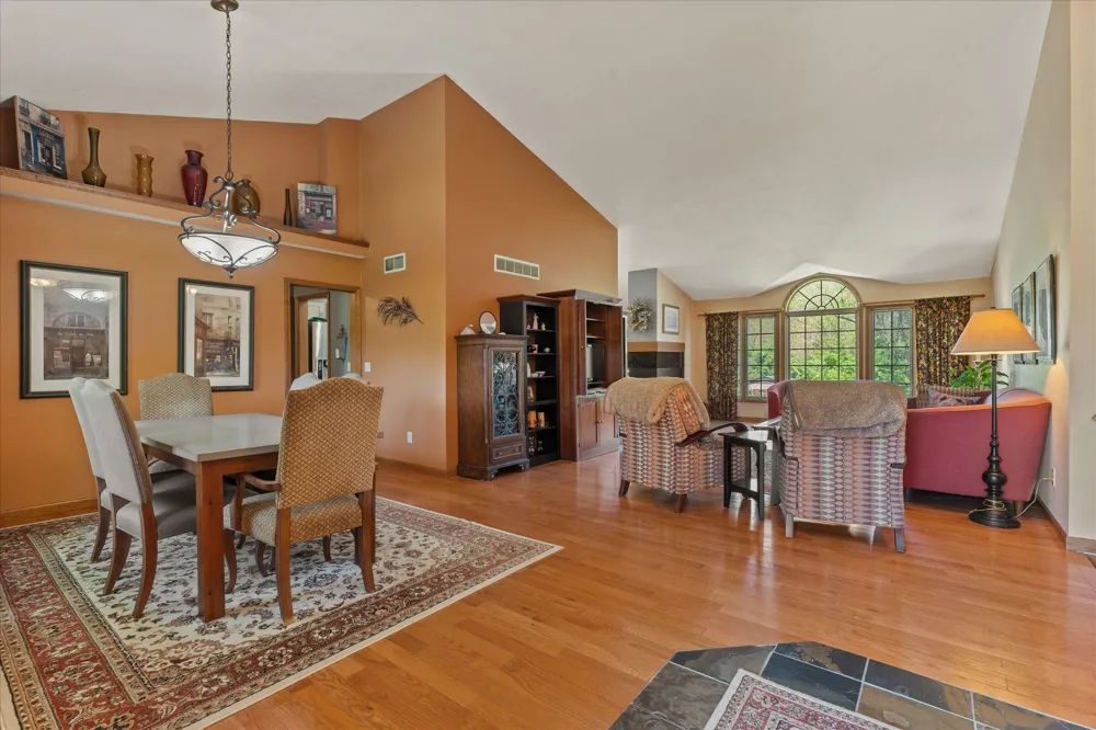 27100 Deerfield Lane Edwardsburg, MI 49112
