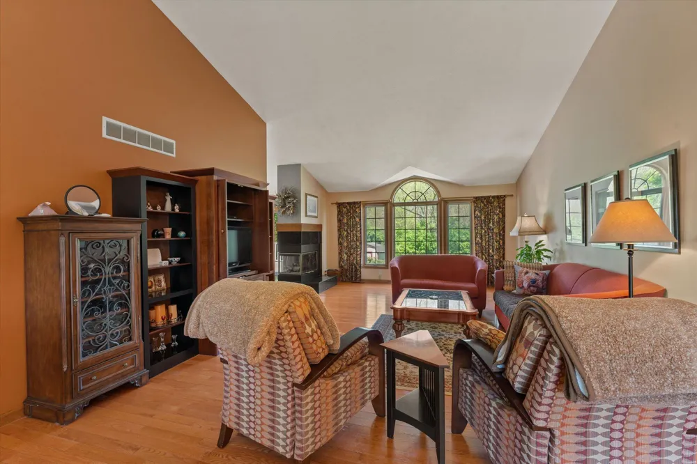 27100 Deerfield Lane Edwardsburg, MI 49112