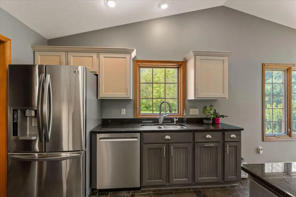 27100 Deerfield Lane Edwardsburg, MI 49112