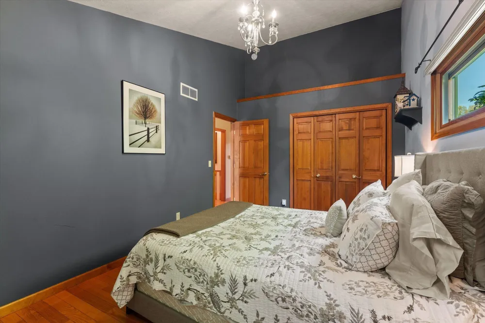 27100 Deerfield Lane Edwardsburg, MI 49112