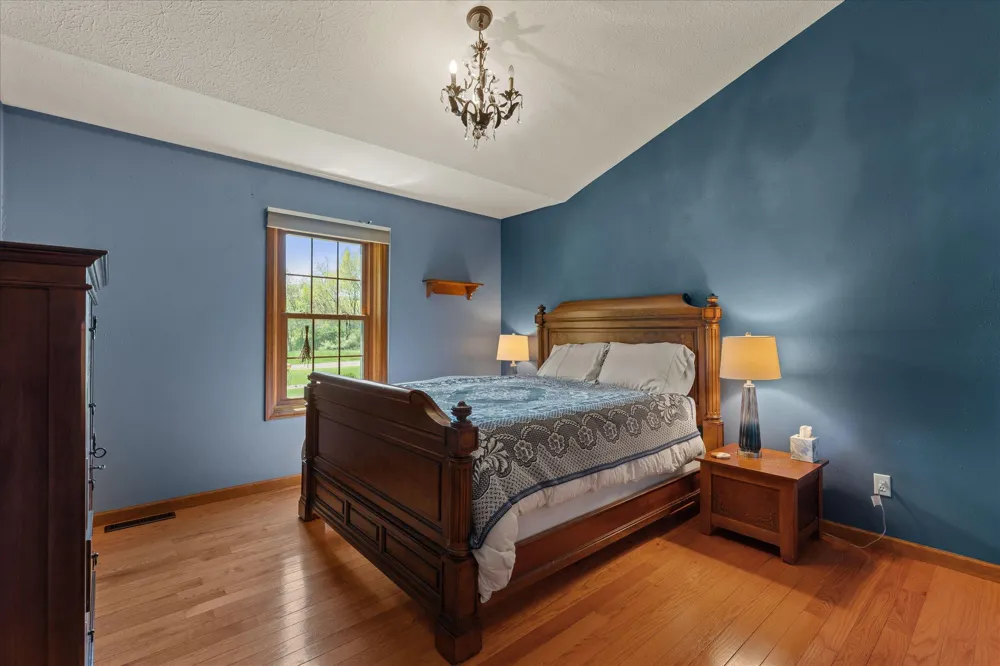 27100 Deerfield Lane Edwardsburg, MI 49112