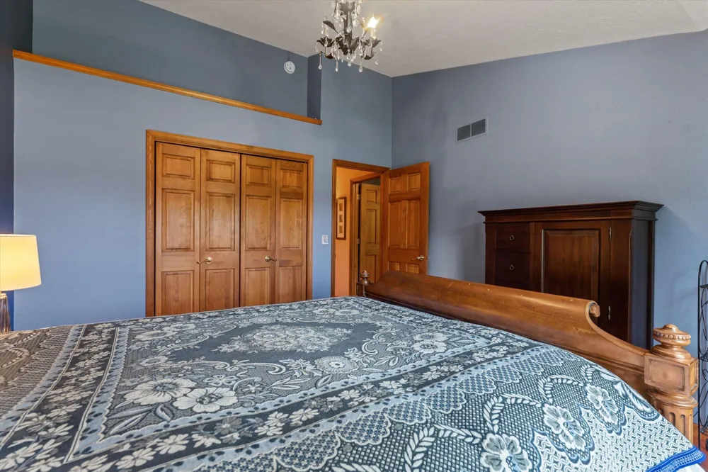 27100 Deerfield Lane Edwardsburg, MI 49112