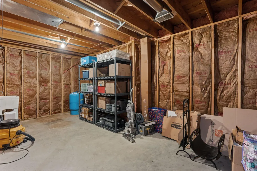 27100 Deerfield Lane Edwardsburg, MI 49112