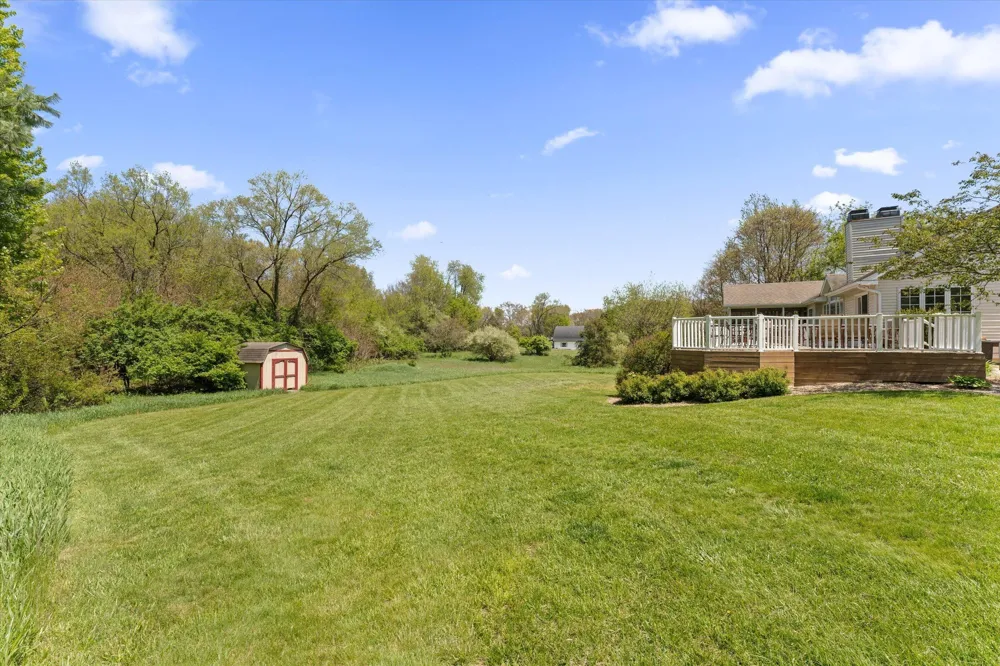 27100 Deerfield Lane Edwardsburg, MI 49112