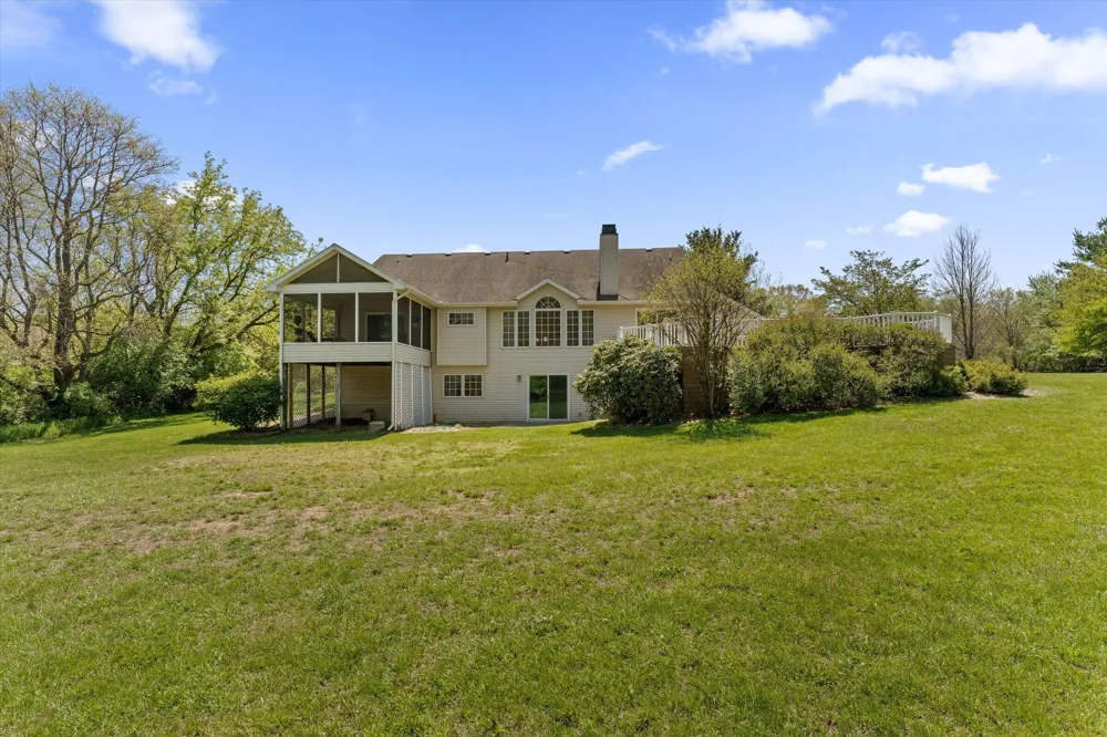 27100 Deerfield Lane Edwardsburg, MI 49112
