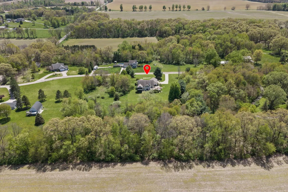 27100 Deerfield Lane Edwardsburg, MI 49112