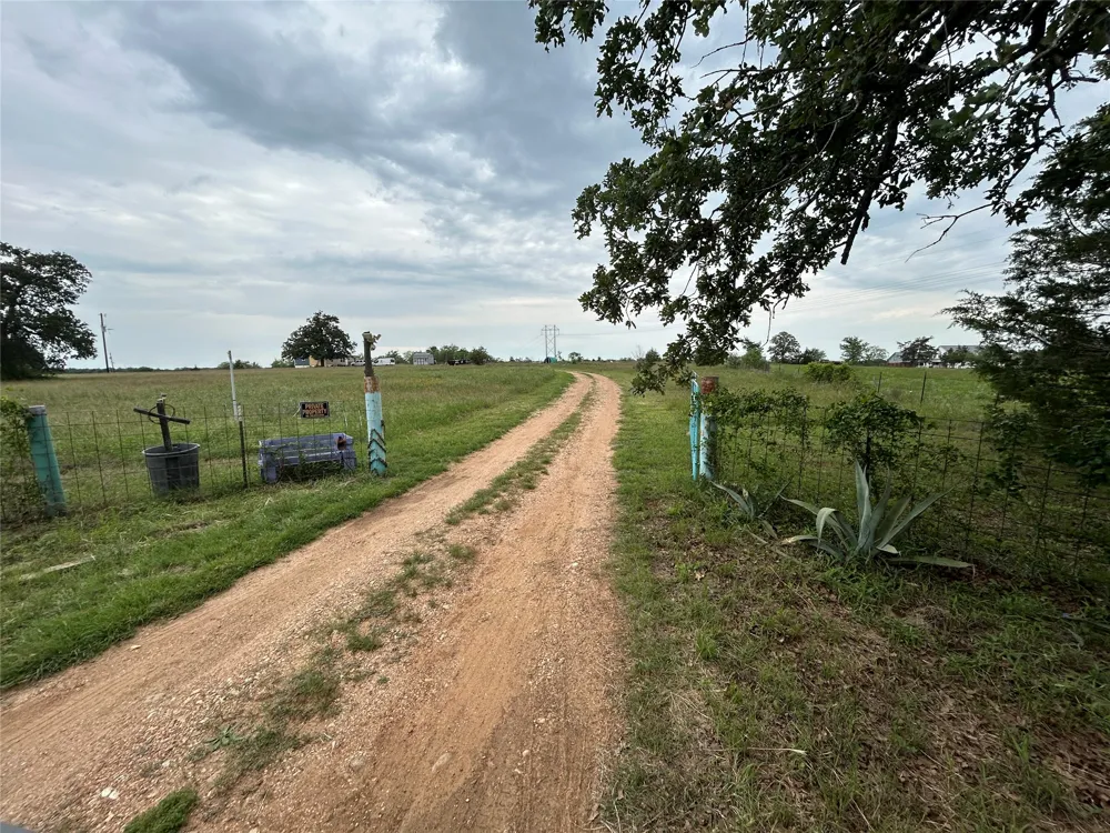 136 Fm 2239 Road Paige, TX 78659
