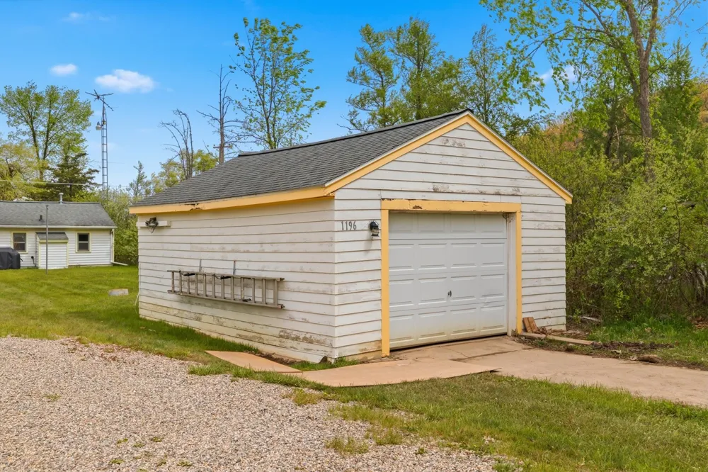 1196 Lakeview Drive Brooklyn, MI 49230
