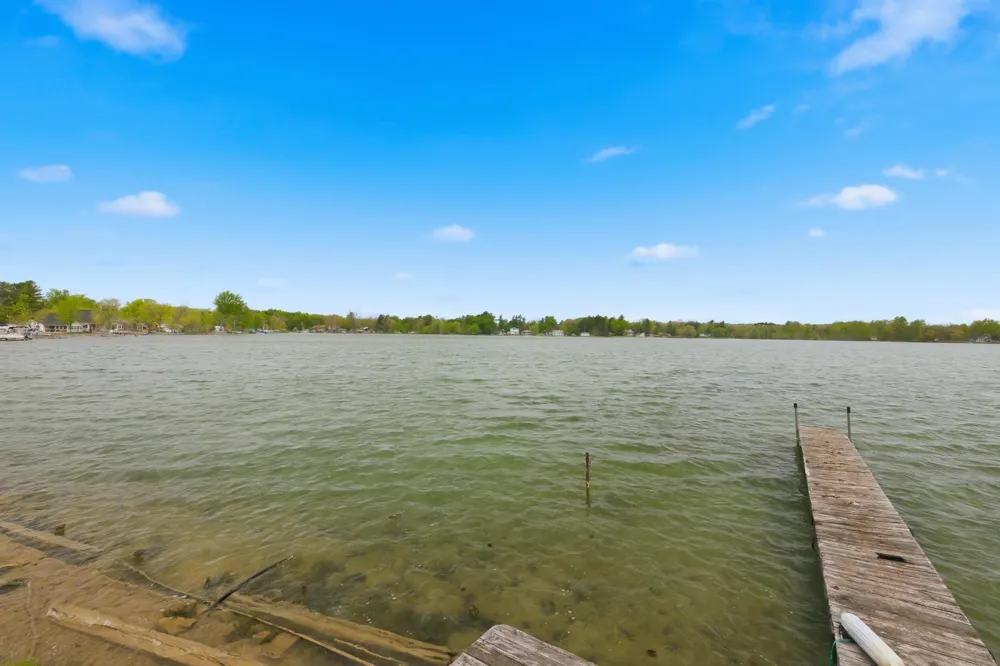 1196 Lakeview Drive Brooklyn, MI 49230