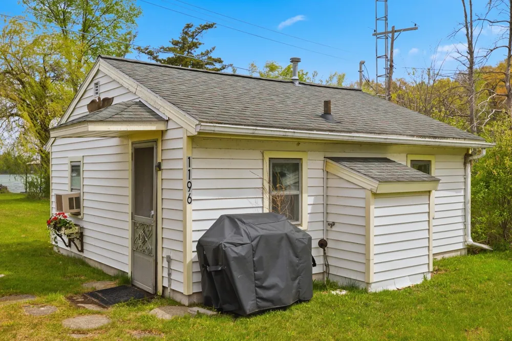 1196 Lakeview Drive Brooklyn, MI 49230