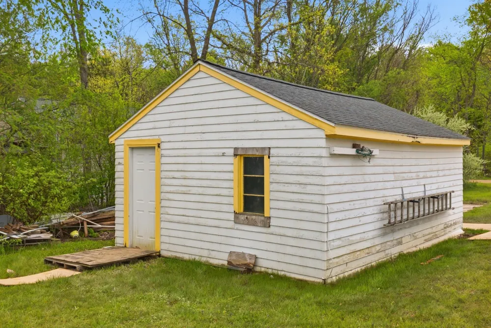 1196 Lakeview Drive Brooklyn, MI 49230