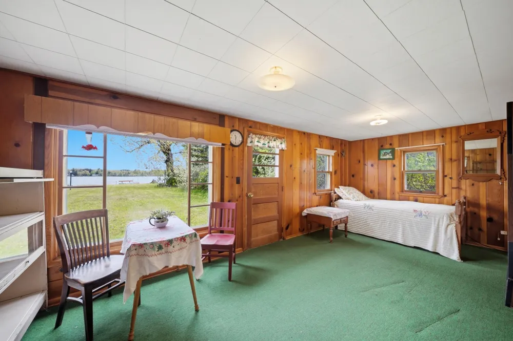 1196 Lakeview Drive Brooklyn, MI 49230