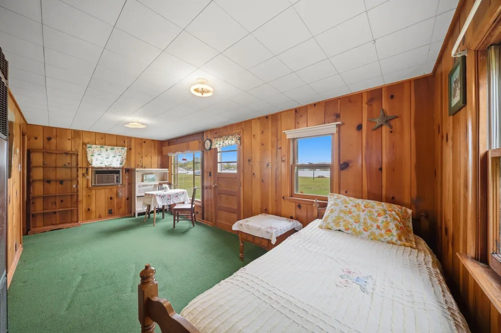 1196 Lakeview Drive Brooklyn, MI 49230