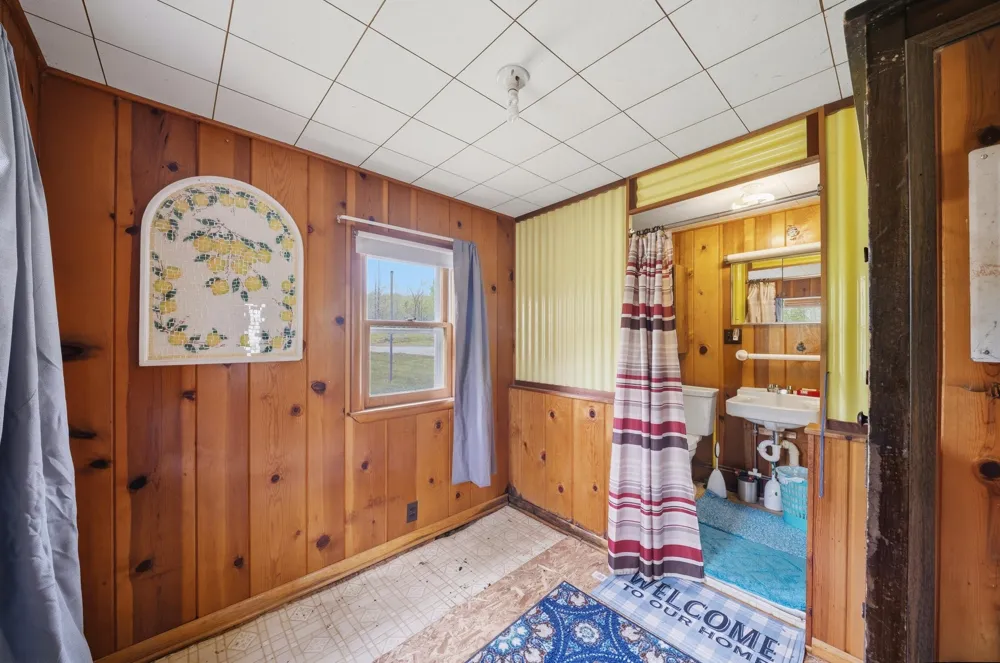 1196 Lakeview Drive Brooklyn, MI 49230