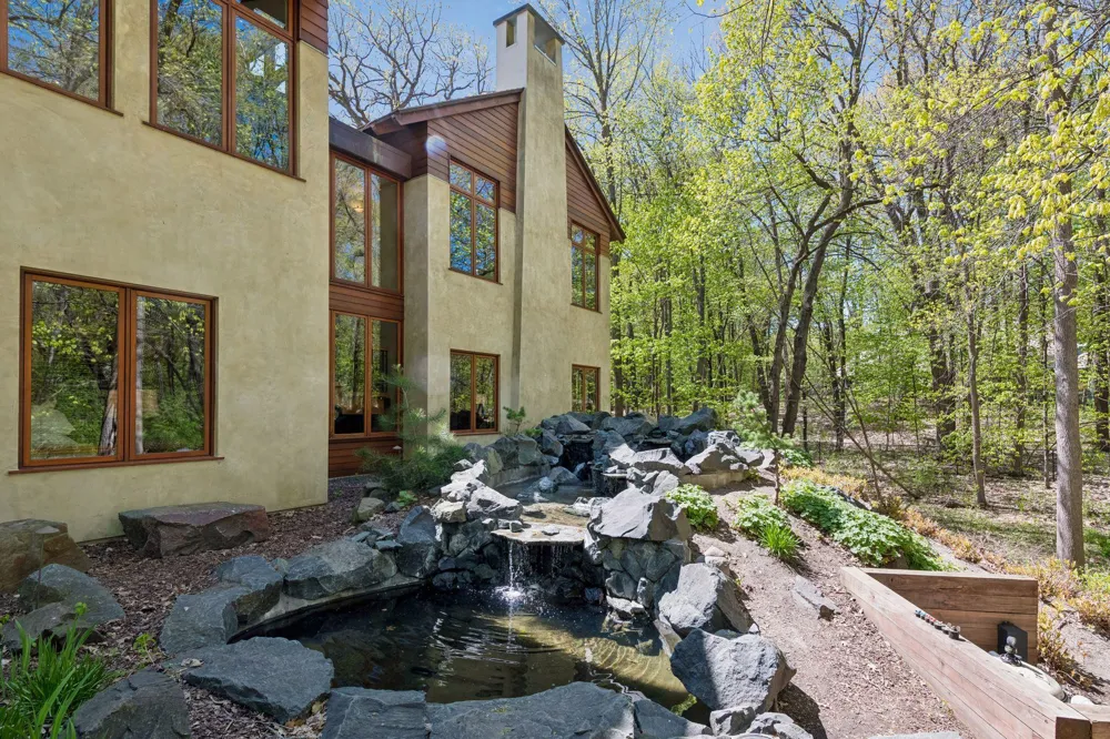 20545 Linden Road Deephaven, MN 55331