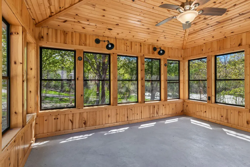 20545 Linden Road Deephaven, MN 55331