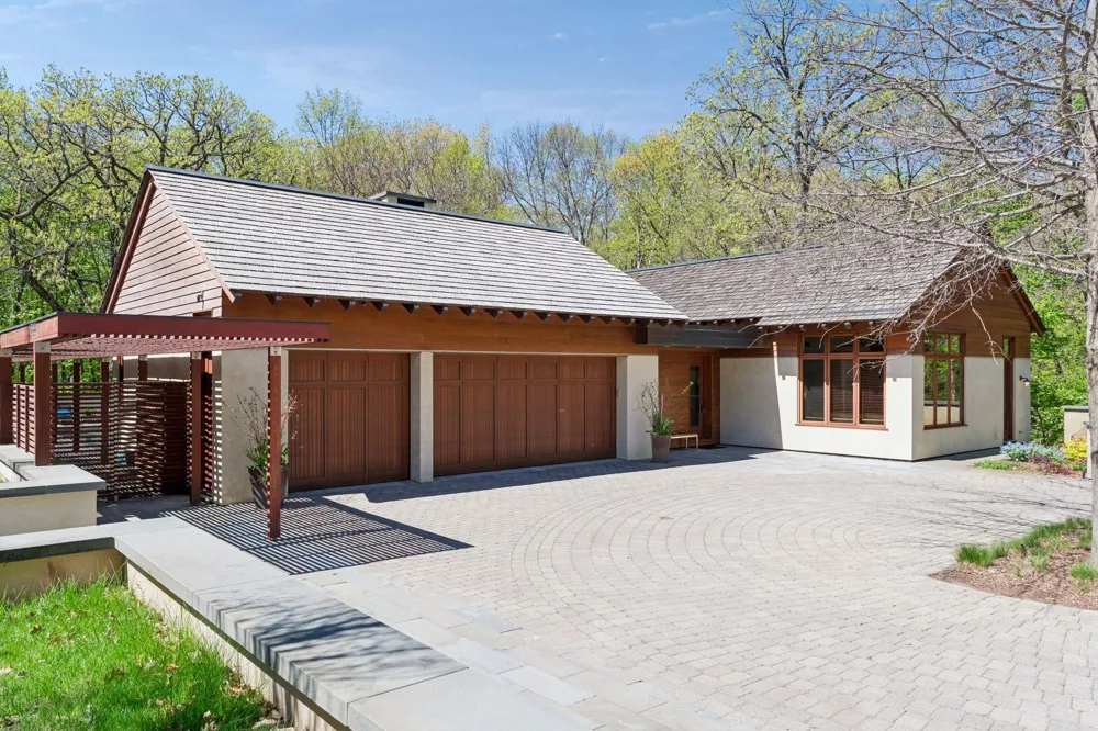 20545 Linden Road Deephaven, MN 55331