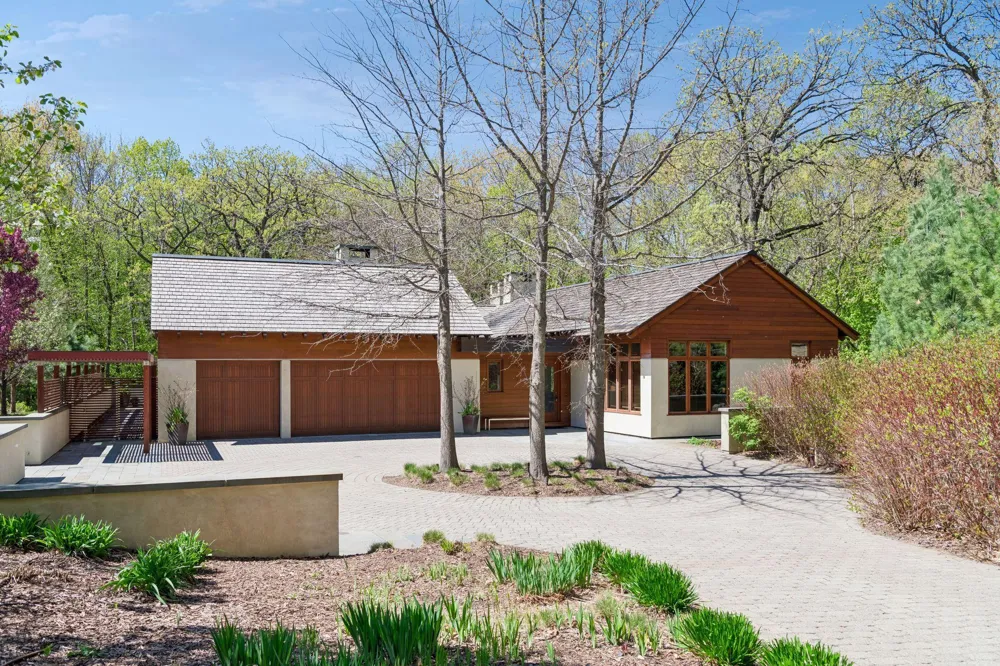 20545 Linden Road Deephaven, MN 55331