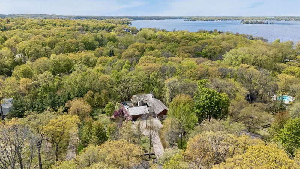 20545 Linden Road Deephaven, MN 55331