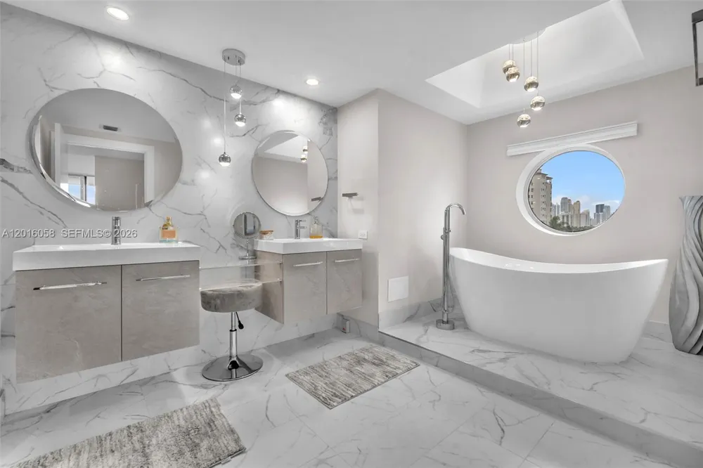 20191 E Country Club Dr #601 Aventura, FL 33180