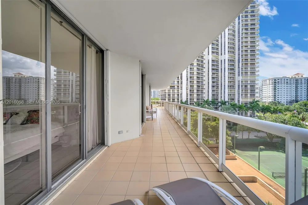 20191 E Country Club Dr #601 Aventura, FL 33180