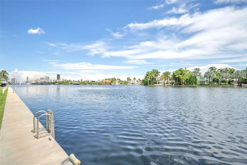 20191 E Country Club Dr #601 Aventura, FL 33180