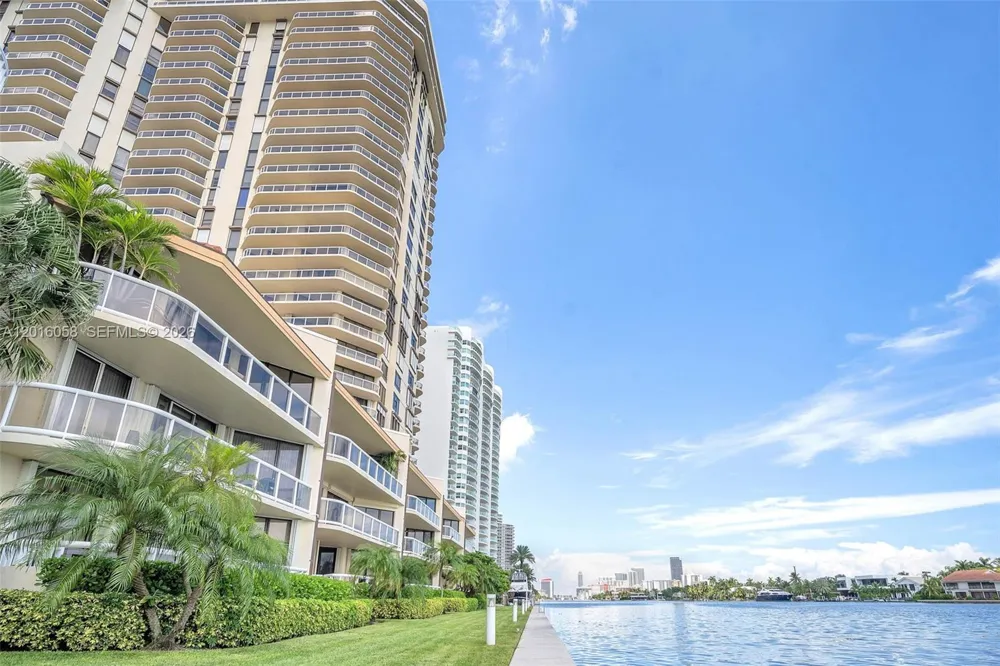 20191 E Country Club Dr #601 Aventura, FL 33180