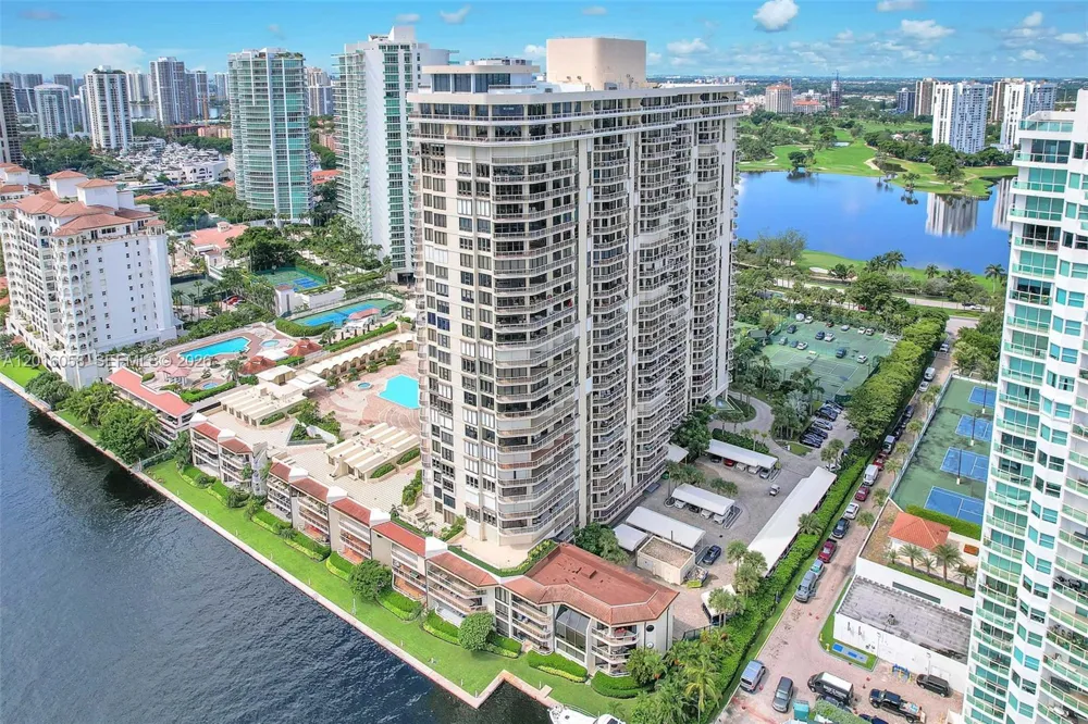20191 E Country Club Dr #601 Aventura, FL 33180