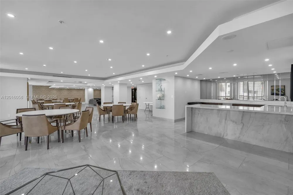 20191 E Country Club Dr #601 Aventura, FL 33180