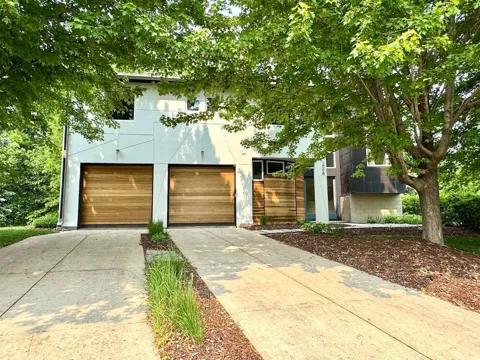 2206 Grant Court
