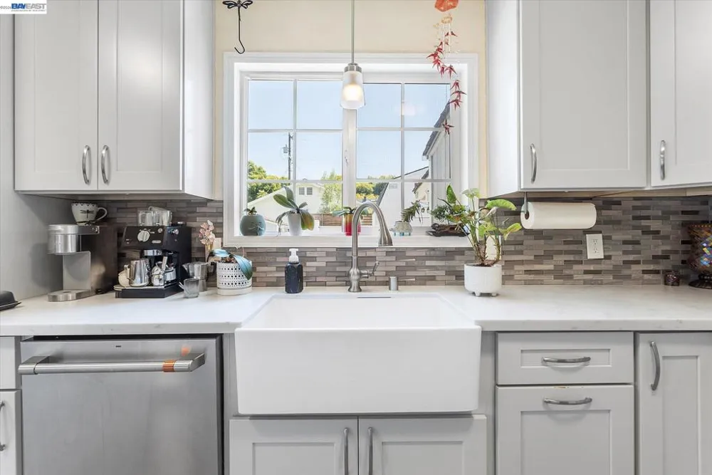 381 Lexington Ave San Leandro, CA 94577