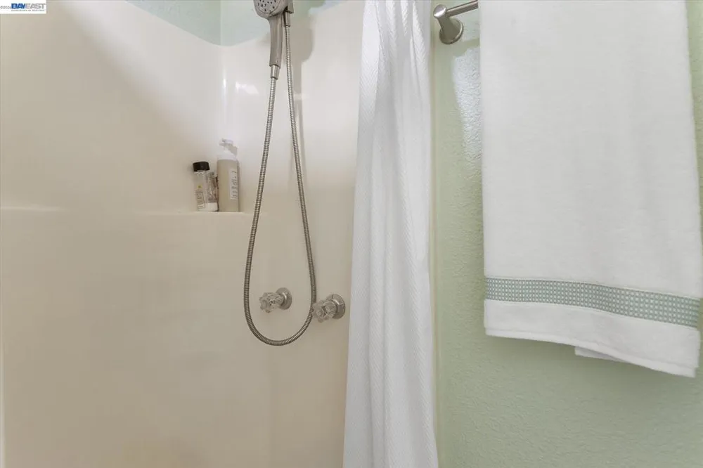 381 Lexington Ave San Leandro, CA 94577