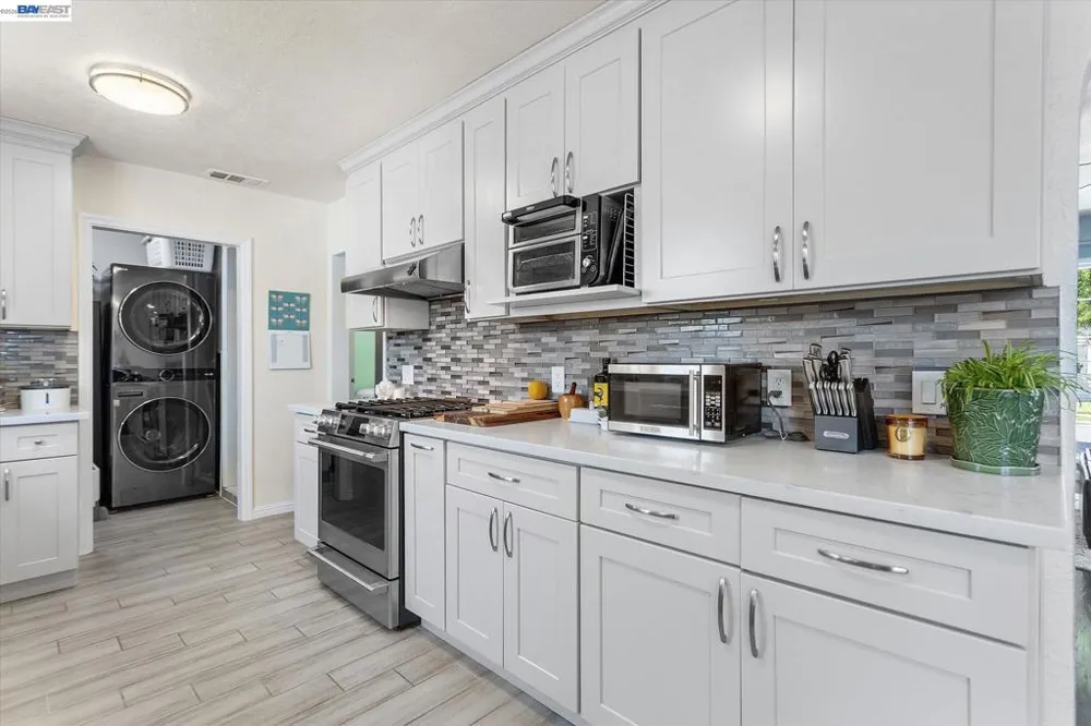 381 Lexington Ave San Leandro, CA 94577