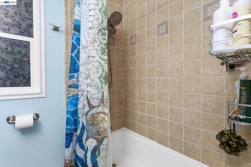 381 Lexington Ave San Leandro, CA 94577