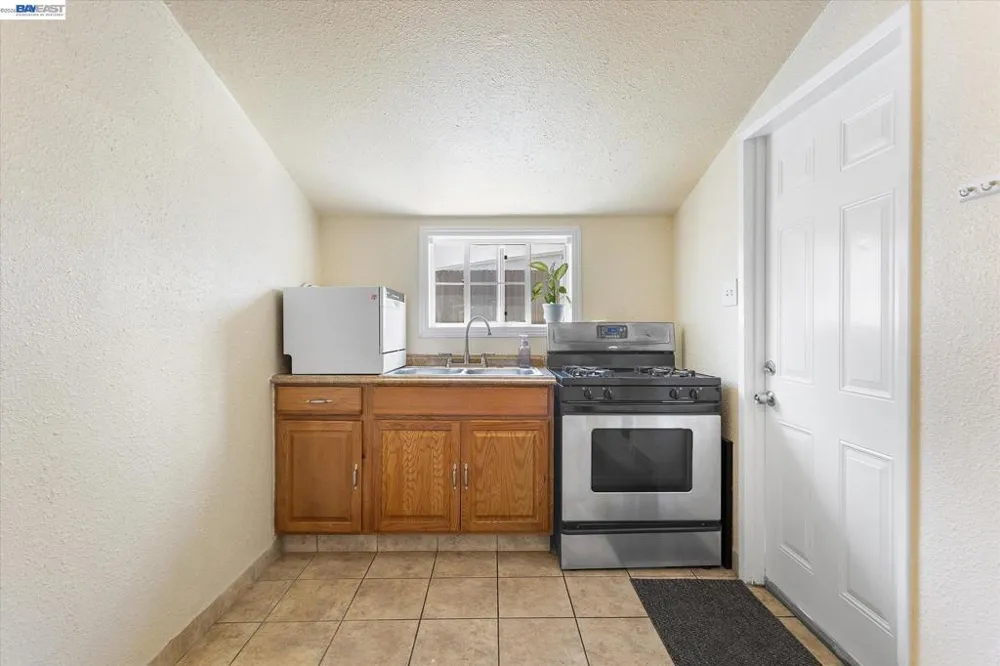 381 Lexington Ave San Leandro, CA 94577
