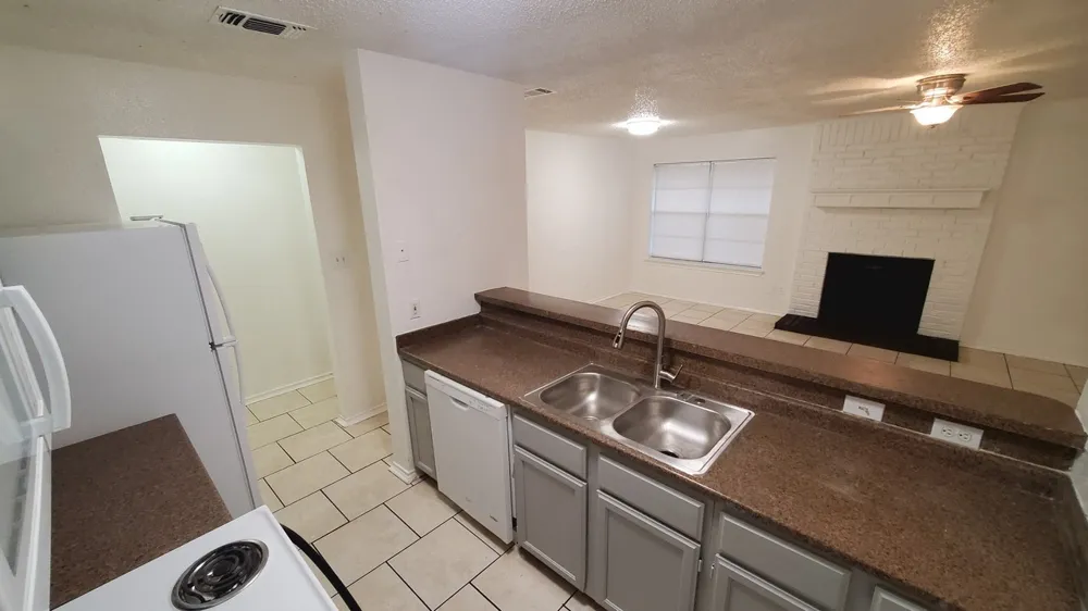 3427 Republic Drive Forest Hill, TX 76140