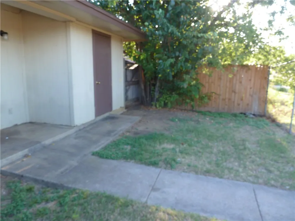 3427 Republic Drive Forest Hill, TX 76140