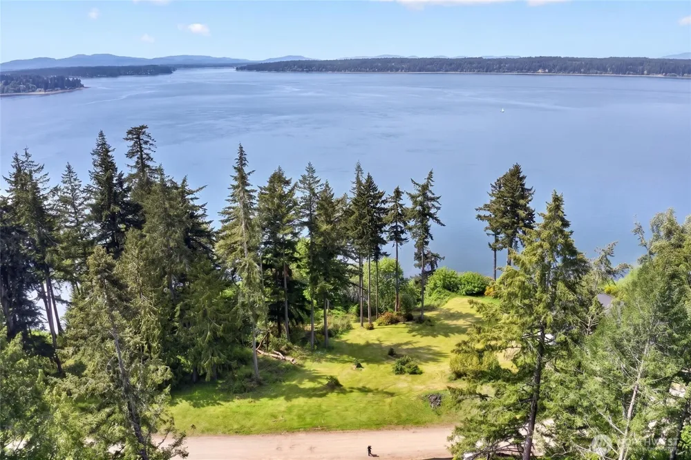 6902 190th Avenue SW Longbranch, WA 98351