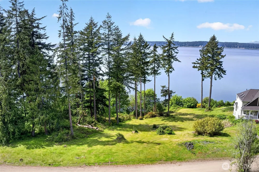6902 190th Avenue SW Longbranch, WA 98351