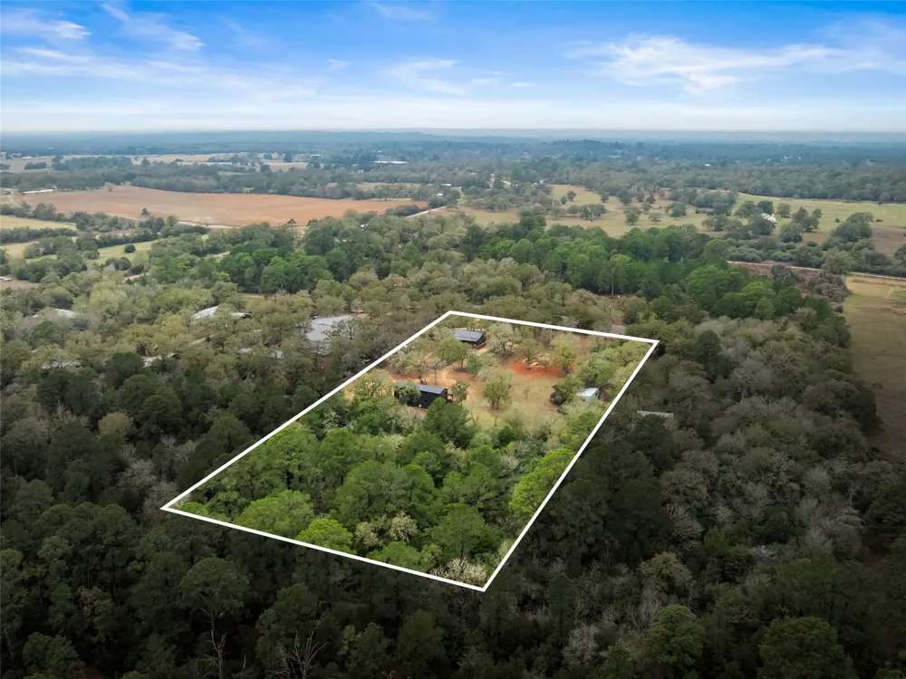 127 Marina Road Smithville, TX 78957
