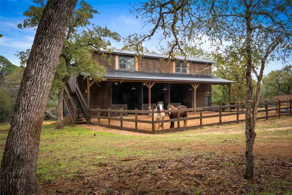 127 Marina Road Smithville, TX 78957