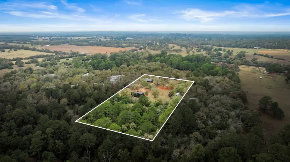 127 Marina Road Smithville, TX 78957