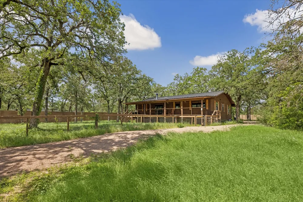 127 Marina Road Smithville, TX 78957