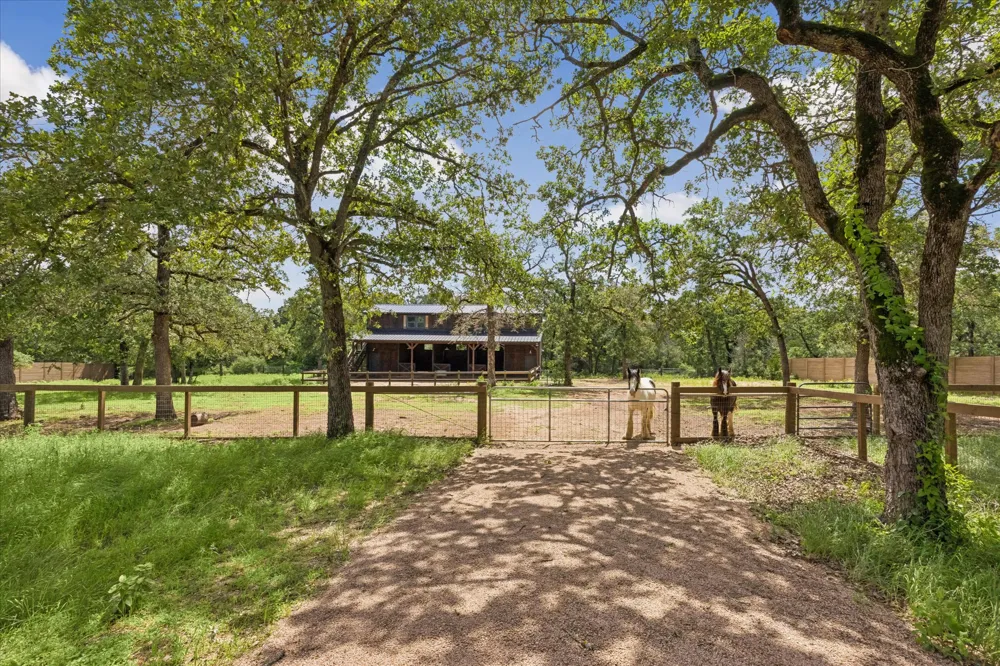 127 Marina Road Smithville, TX 78957