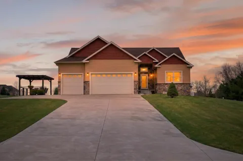 10037 Whitetail Lane