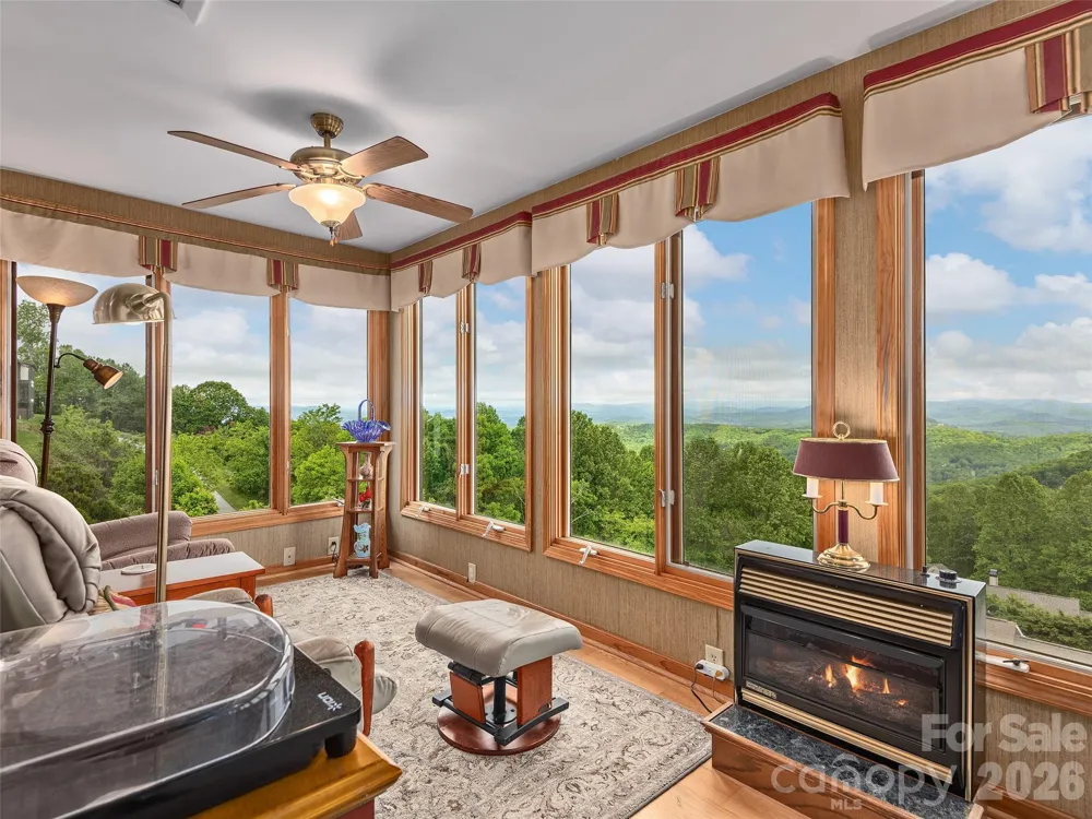 503 Fleetwood Plaza Laurel Park, NC 28739