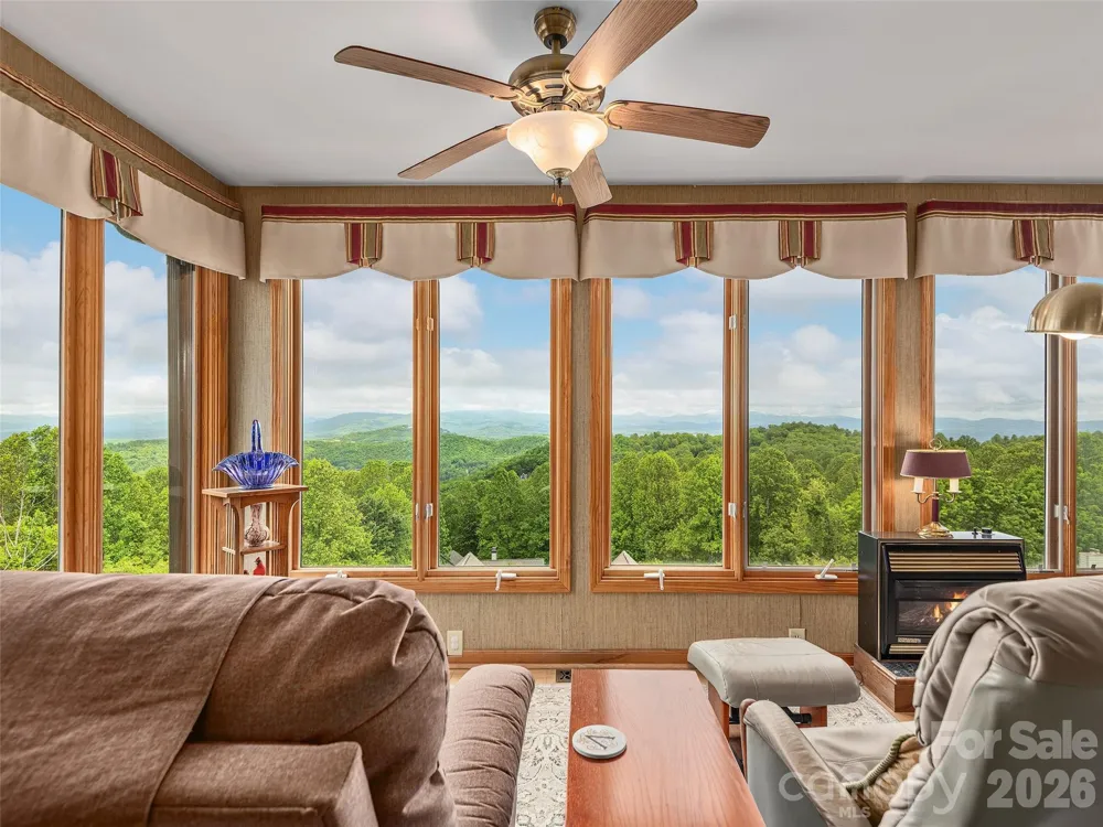 503 Fleetwood Plaza Laurel Park, NC 28739